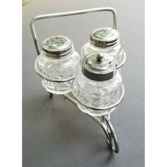 Salt and Pepper in a Metal Cart Holder Caddy M331 Anchor Hocking Vintage - Picture 2 of 8